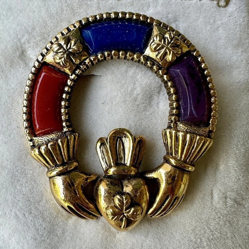Sol D'or Celtic Claddagh Ireland Brooch Pin 1 5/8 Inch Multi Acrylic Gold‎ Tone